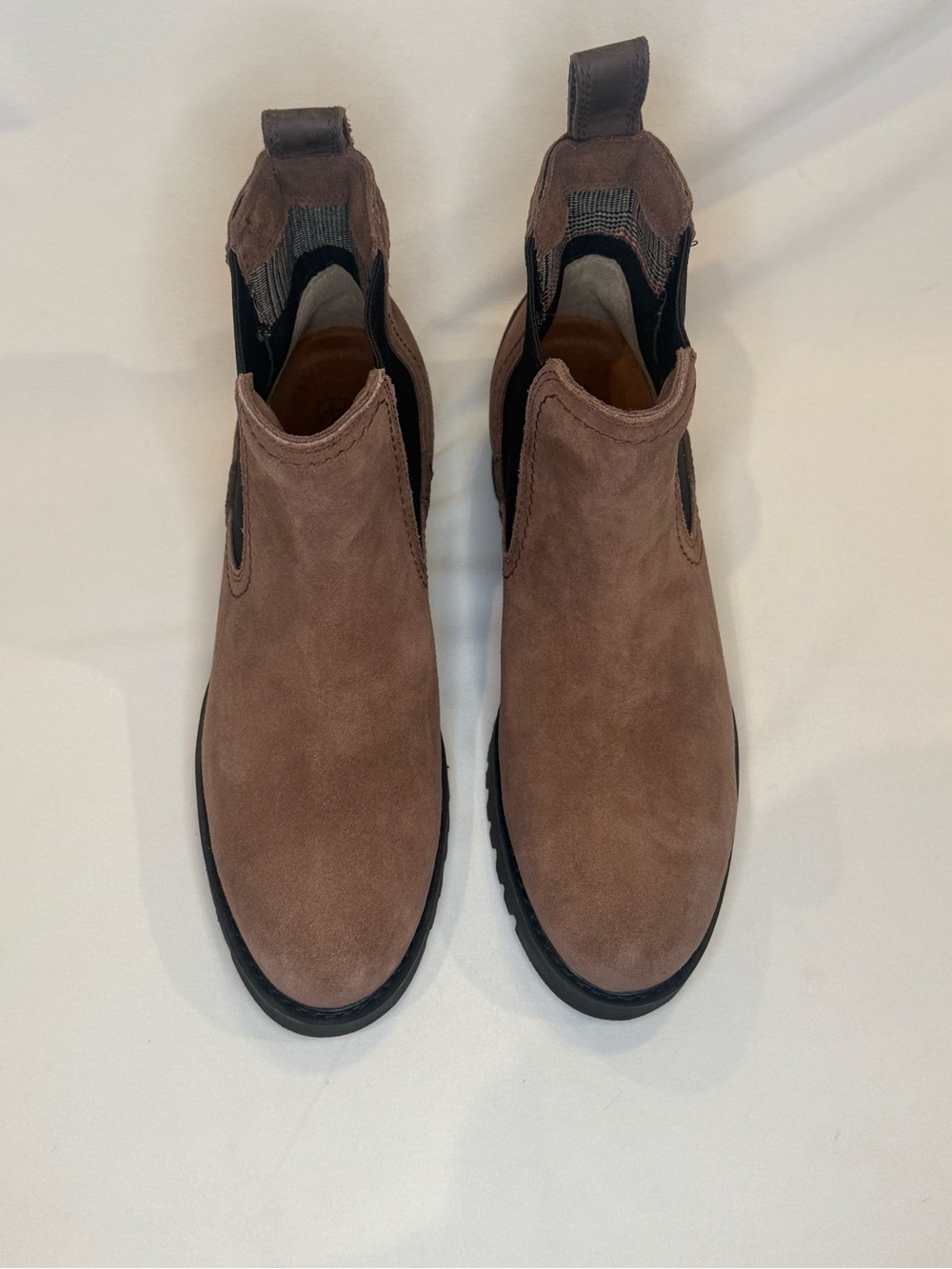 Ariat Wexford Lug Waterproof Chelsea Boot Dark Earth Taupe Suede Size 10B NWOB - Picture 5 of 16